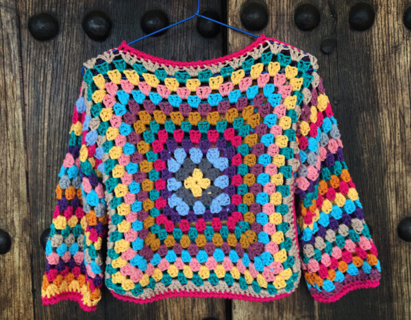 Jersey de crochet de hilos de colores