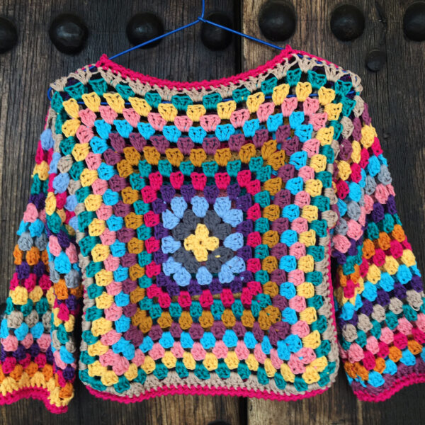 Jersey de crochet de hilos de colores