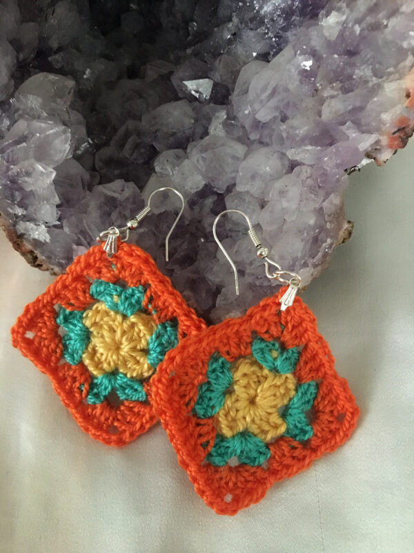 Pendientes hechos a crochet o ganchillo artesanalmente