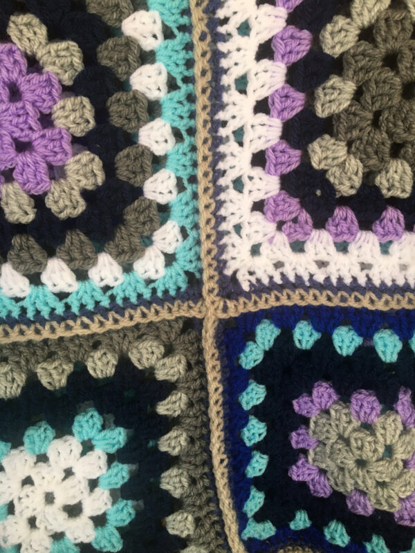 jersey hecho artesanalmente a crochet o ganchillo