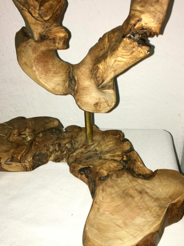 Escultura de madera de olivo